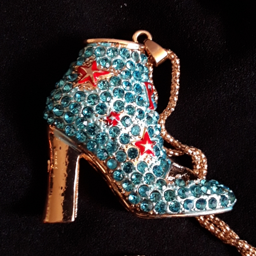 CRYSTAL BOOT NECKLACE